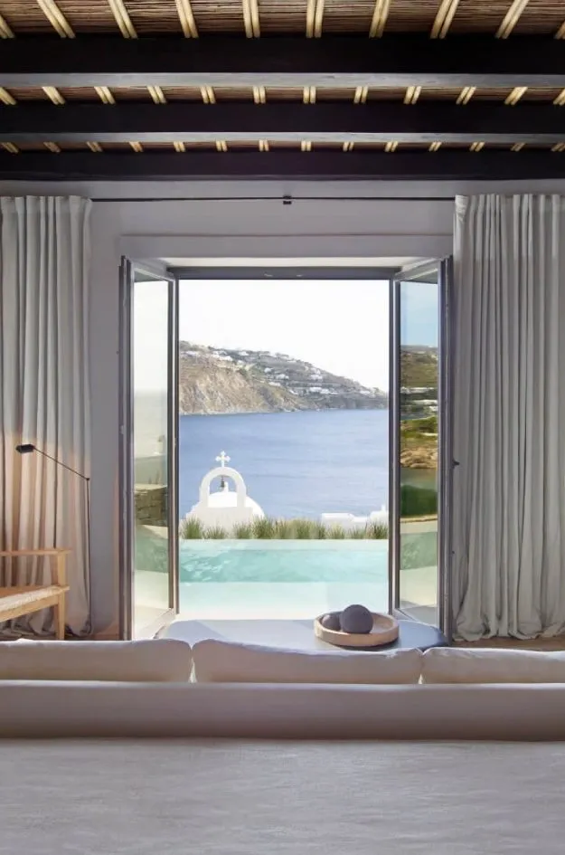 imgi_60_kalesma-suite-bed-sea-view-opt-2.jpg