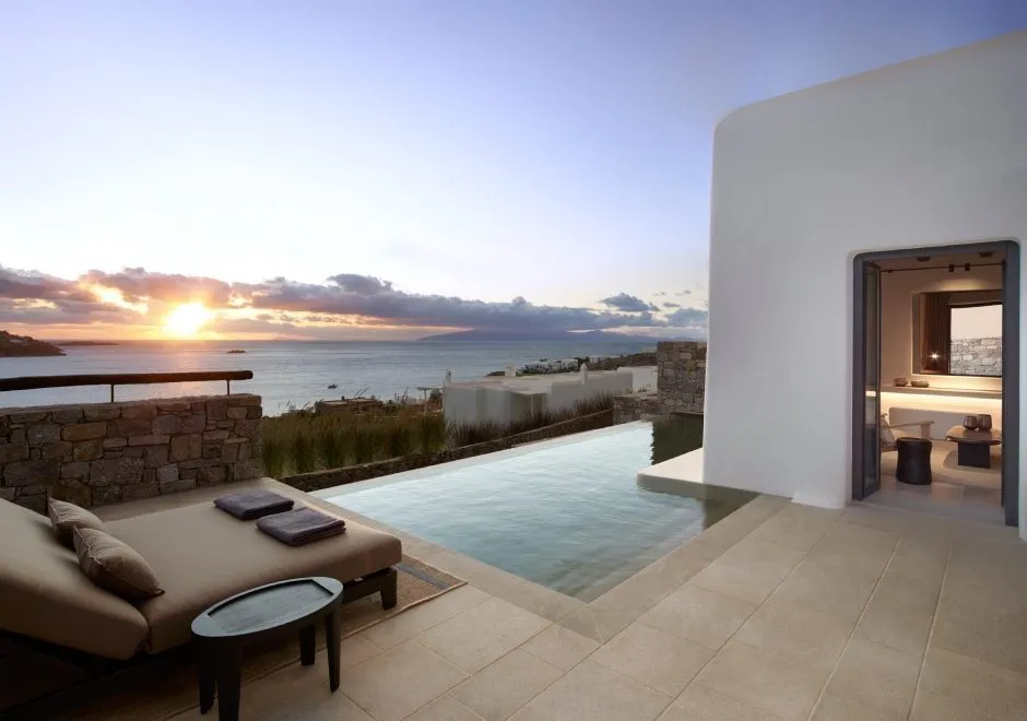 Kalesma-Suite-Pool-Sunrise-3.jpg